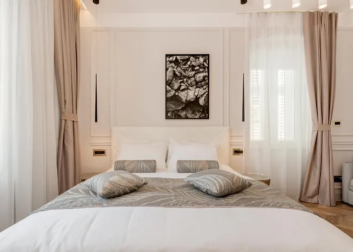 Luxury L'avenue 2 Penzion 4*
