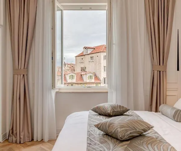 Penzion Luxury L'avenue 2 4*
