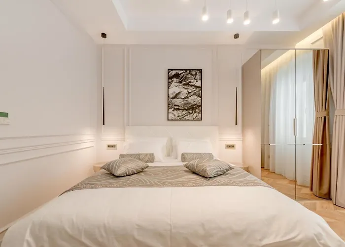 Luxury L'avenue 2 Penzion 4*