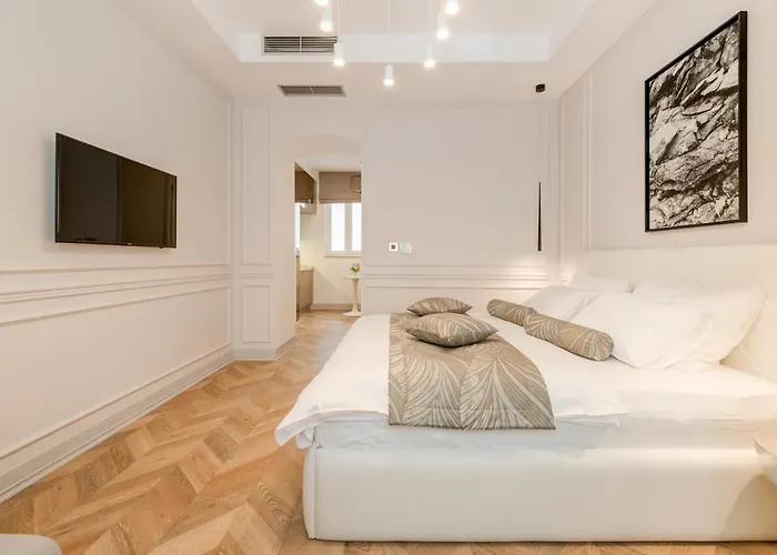 Luxury L'avenue 2 Penzion