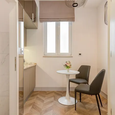 Luxury L'avenue 2 4*